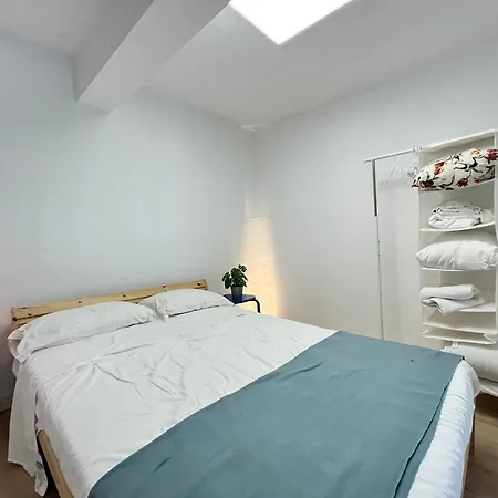 Duplex Manzanares Izq Amarillo Temporal Madrid Exterior photo